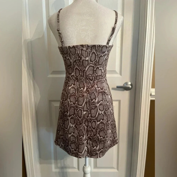 SHE + SKY SNAKE PRINT
DRESS SIZE SMALL - Picture 6 of 8